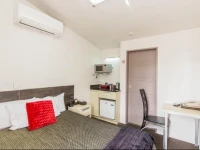 151 On London Motel & Conference Centre 5*