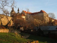 Chvalska Tvrz / Chvalská Tvrz 3*