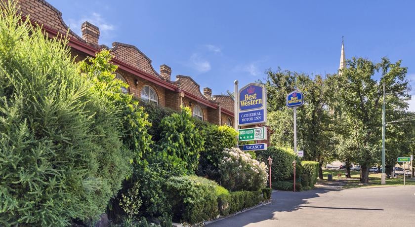 Best Western Cathedral Motor Inn 3*