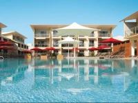 Oaks Broome 4*