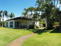 The Shores Holiday Apartments 4*