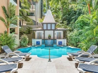 Martinique on Macrossan 4*