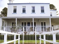 Oscars Waterfront Boutique Hotel 4*
