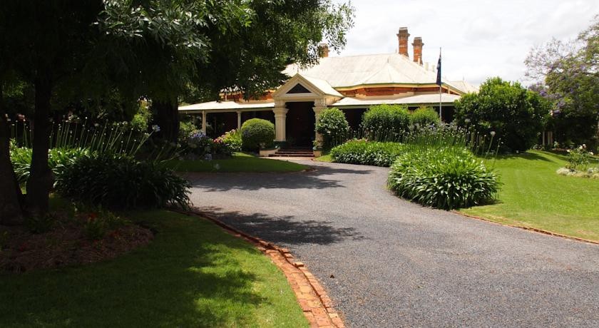 Vacy Hall Historic Guesthouse  2*