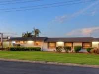 James Street Motor Inn 3*