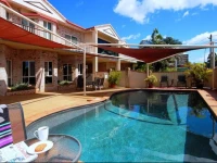 Highlander Motor Inn 4*