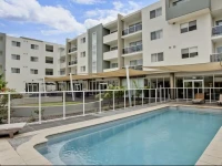 Quality Suites Pioneer Sands 4*