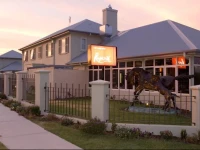 Coachmans Inn Warwick 4*