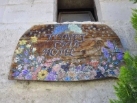 Kismet Cave House 