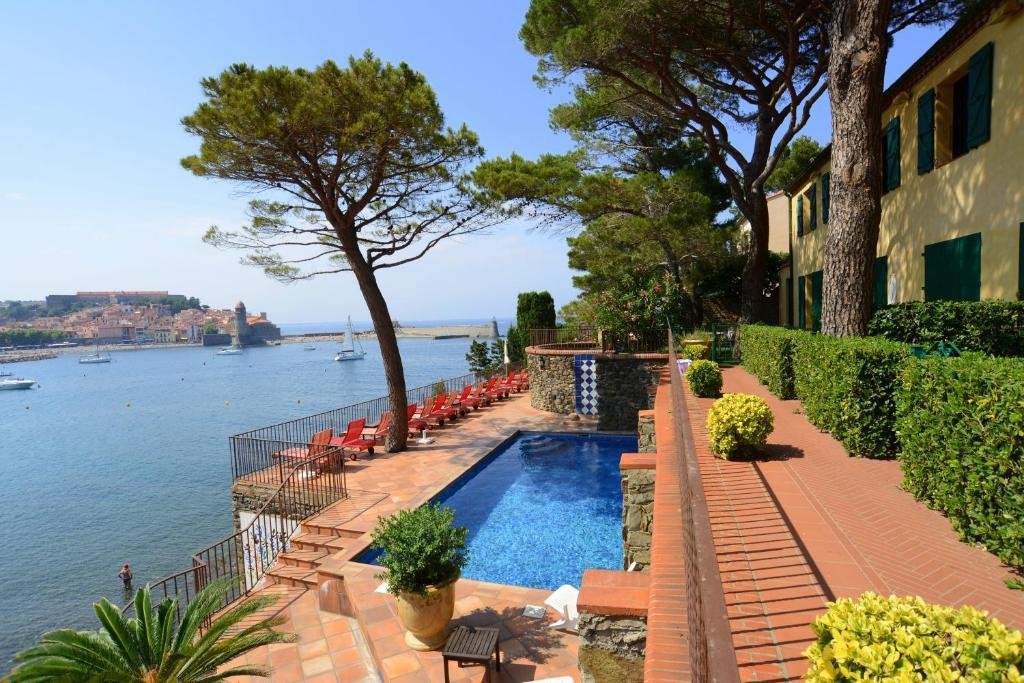 Le Relais Des Trois Mas 4*