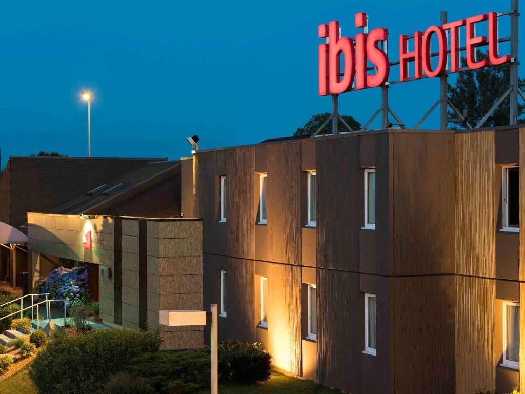 Ibis Montbeliard 2*