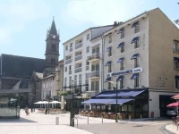 Le Renaissance 2*