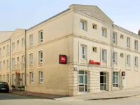 Ibis Rochefort 2*