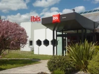 Ibis Saintes 2*