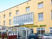 Bavaria Safari Hotel 