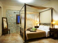Vlyhada Guesthouse 