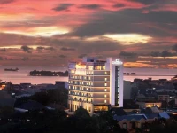Santika Makassar 3*