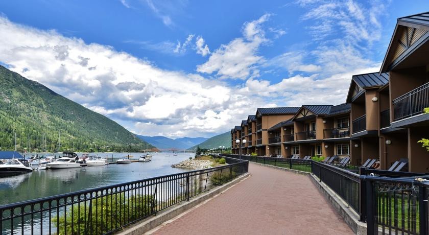 Prestige Lakeside Resort 