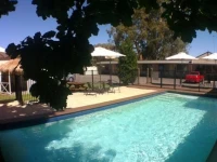 Best Western New Crossing Place Motel 4*