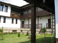 Guesthouse Trite Kambani / Къща за гости Трите Камбани 2*