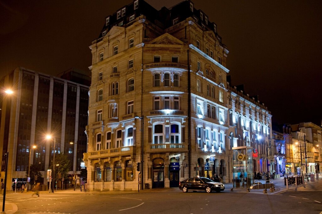 The Royal Hotel Cardiff 4*