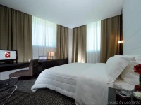 H2C Hotel Milanofiori 4*