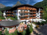 La Perla  4*