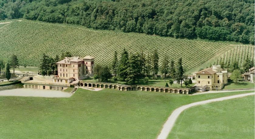 Hotel Villa La Bollina 4*