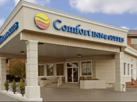 Comfort Inn & Suites Barrie 3*