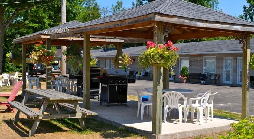 Angels Wasaga Inn 3*