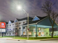 Comfort Suites Downtown Windsor 3*