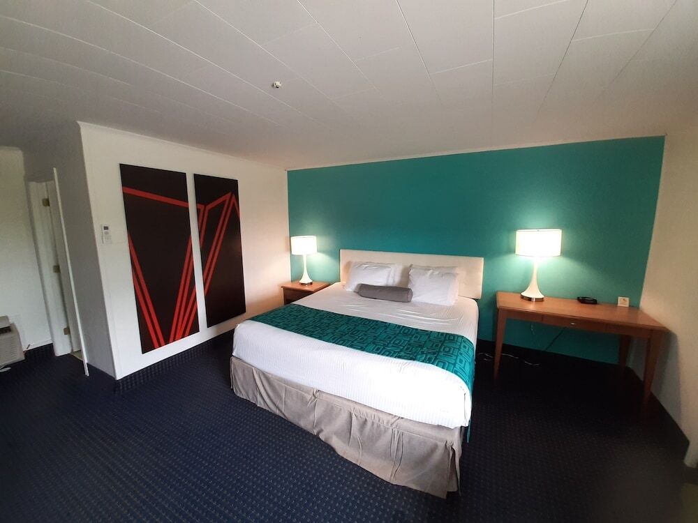 Howard Johnson Inn Woodstock 2*