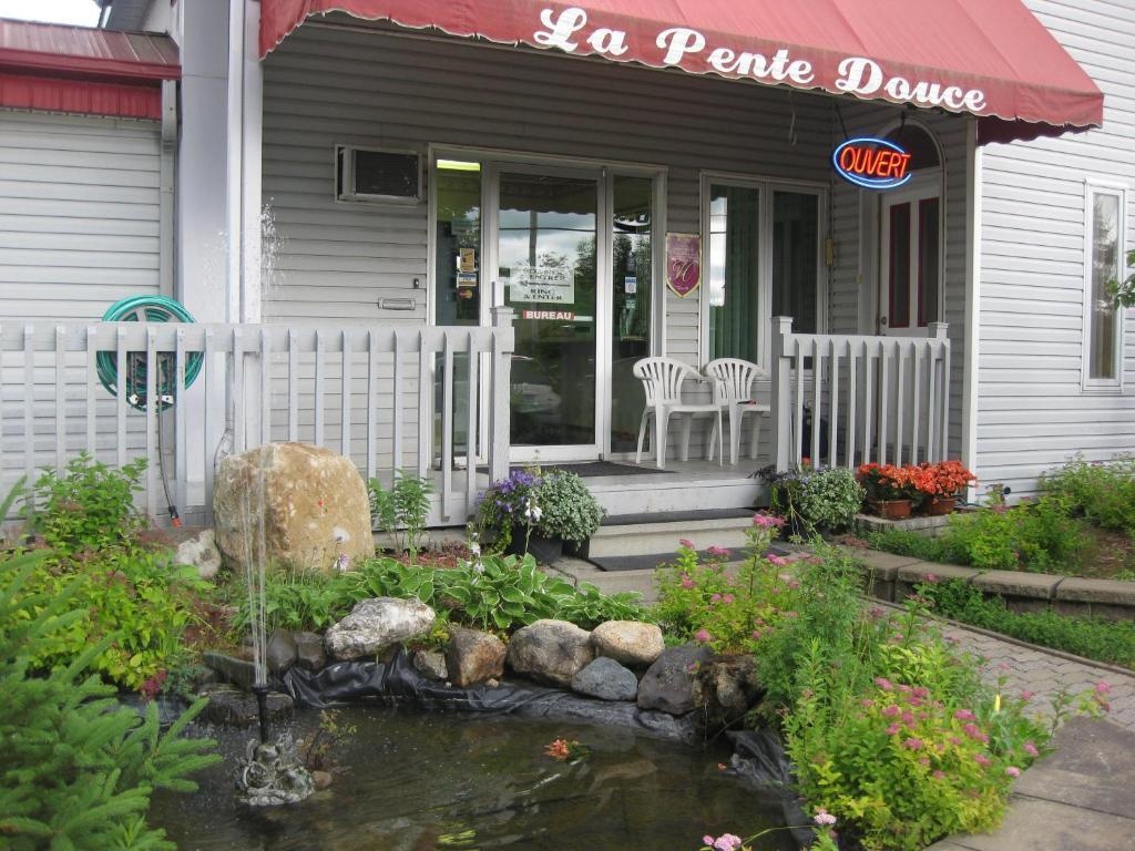 Motel De La Pente Douce 2*