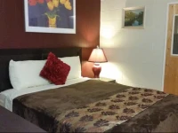 West Castle Motel 2*
