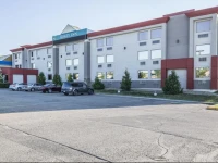 Quality Inn North Hill 2*