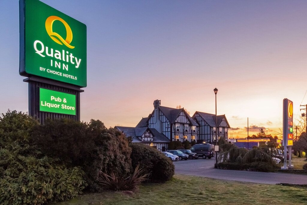Quality Inn Waddling Dog 2*