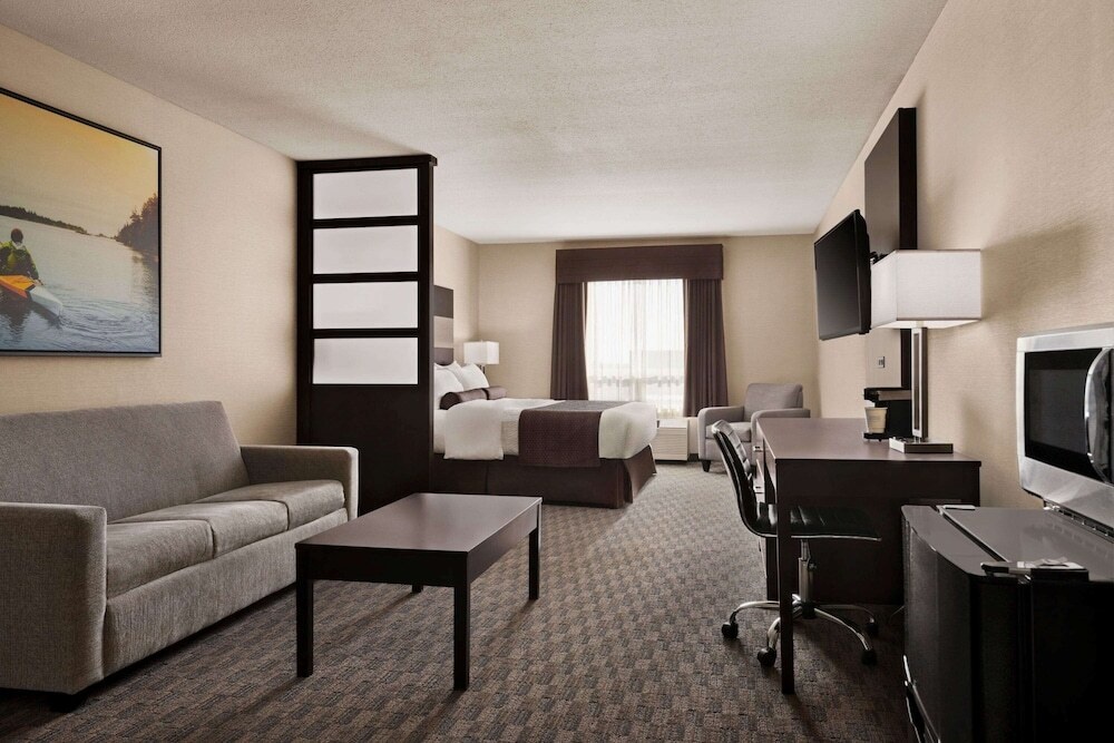 Days Inn Saskatoon 5*