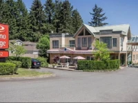 Econo Lodge Surrey 2*