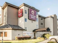 Clarion Hotel Portland Airport 3*