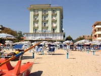 Universal 4*