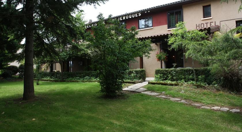 Relais De Frejeroques 2*
