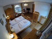 Hotel Spanischer Hof 4*