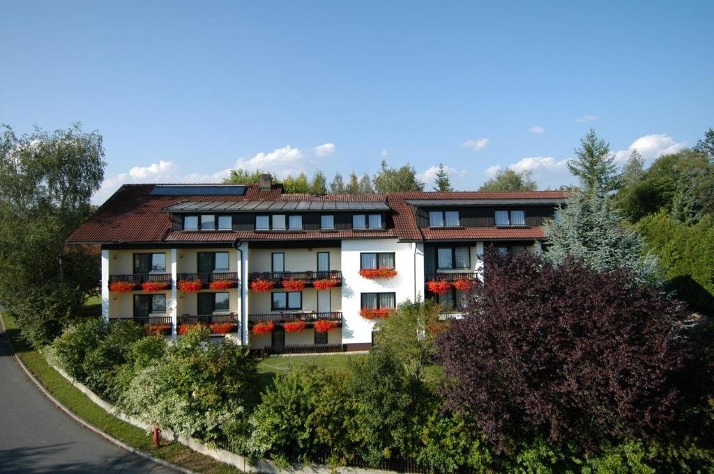 Hotel Dreisonnenberg 3*