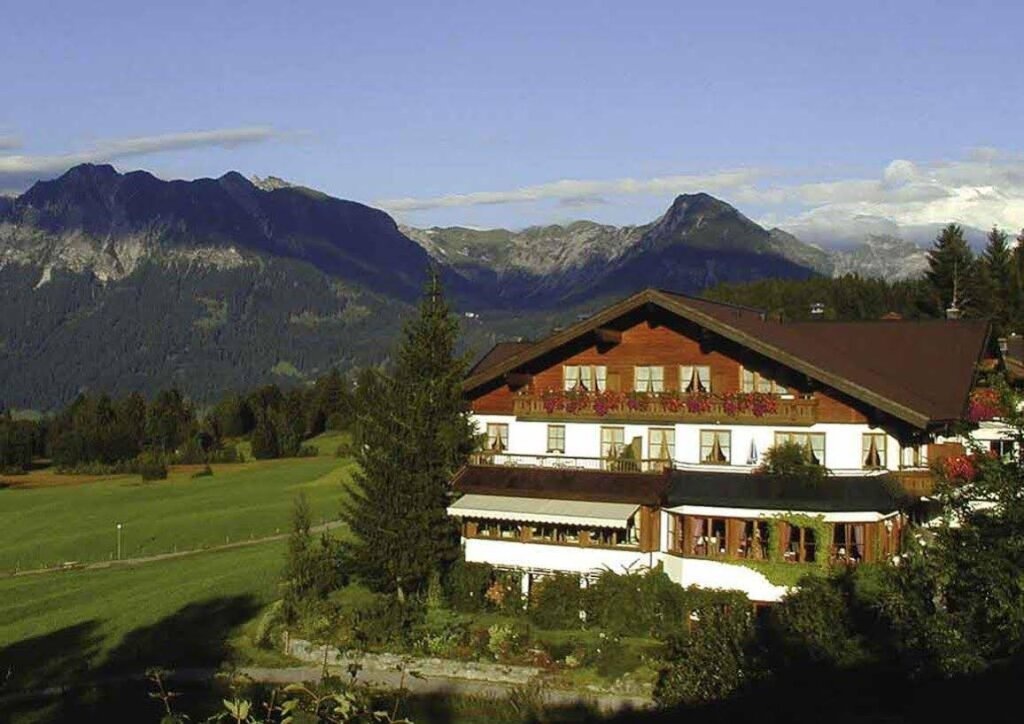 Ringhotel Nebelhornblick 4*