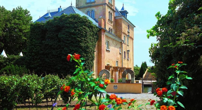 Hotel Schloss Edesheim 4*