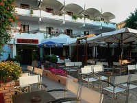 Louvre Hotel 