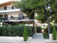 Chris Kifissia 2*