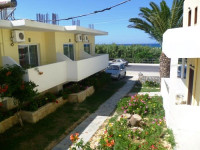 Karmi Studios & Apartments