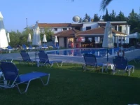 Yannis Hotel Feakes 3*