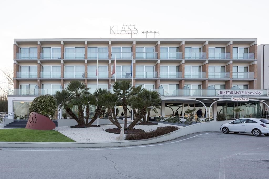 Klass Hotel 4*